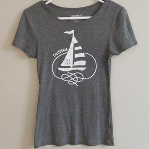 😃FREE WITH PURCHASE! BOGO! Cute gray California t-shirt small